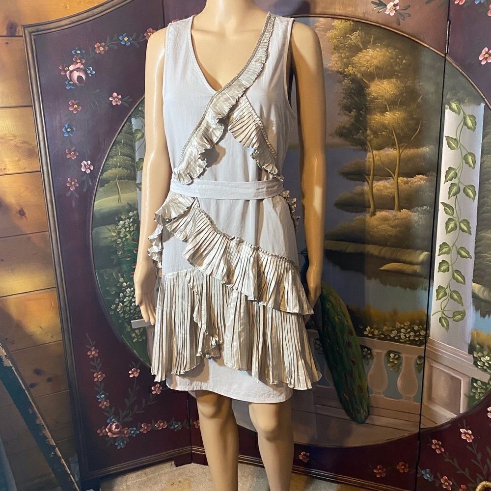 Gap dress sleeveless with ruffles Size Small